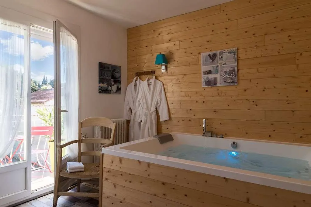 Ogboutique Clair Martigues Hotel France