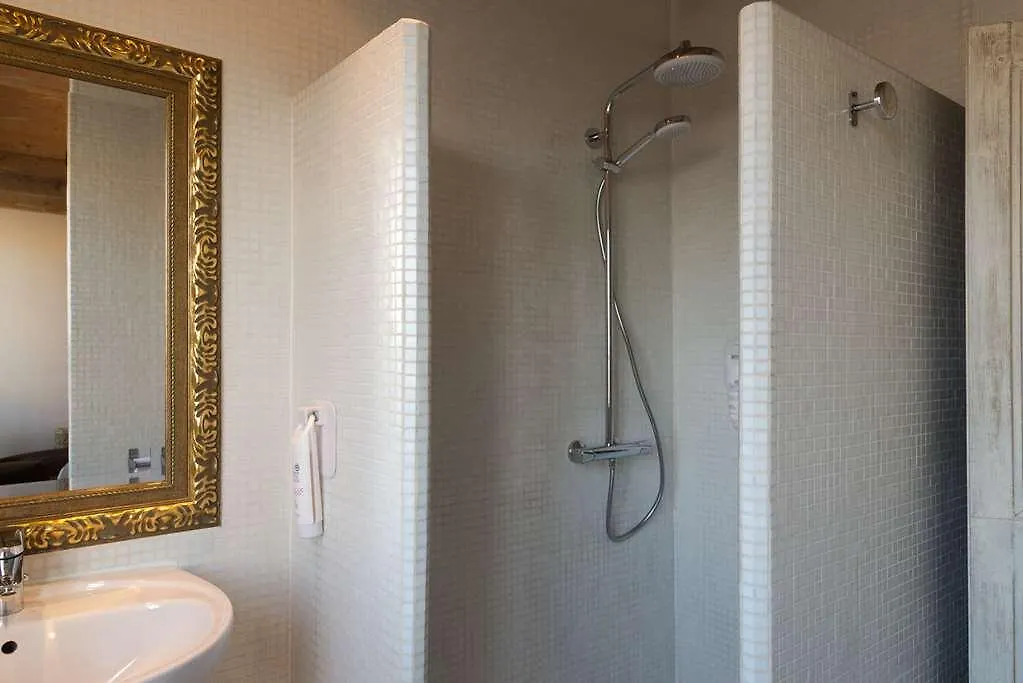Ogboutique Clair Martigues Hotel