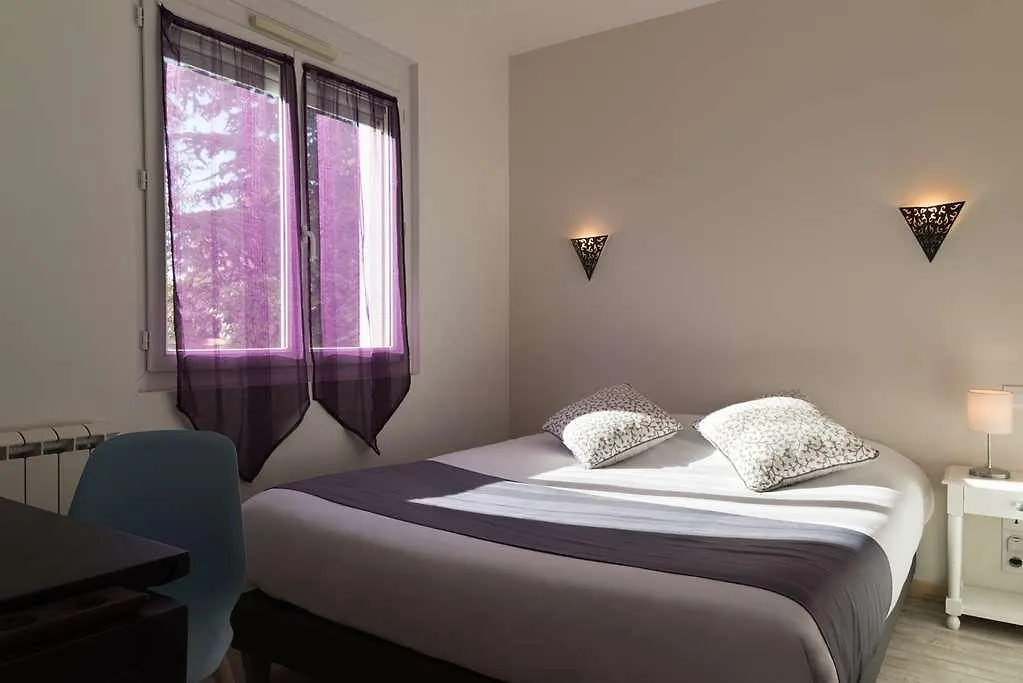 Ogboutique Clair Martigues Hotel 0*,  France
