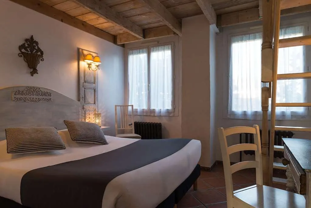 Ogboutique Clair Martigues Hotel